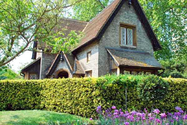 image of a historic home without central air conditioning